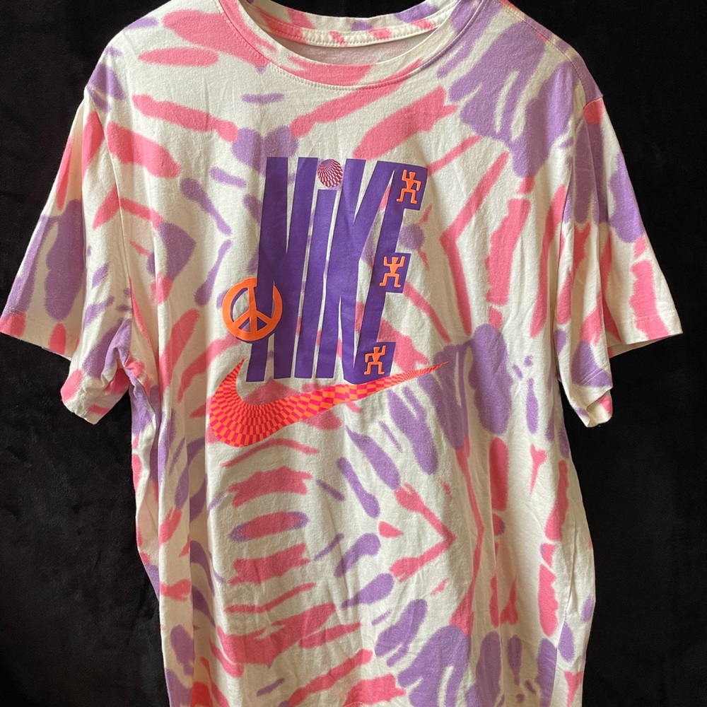 Mens “The Nike Tee” size XL